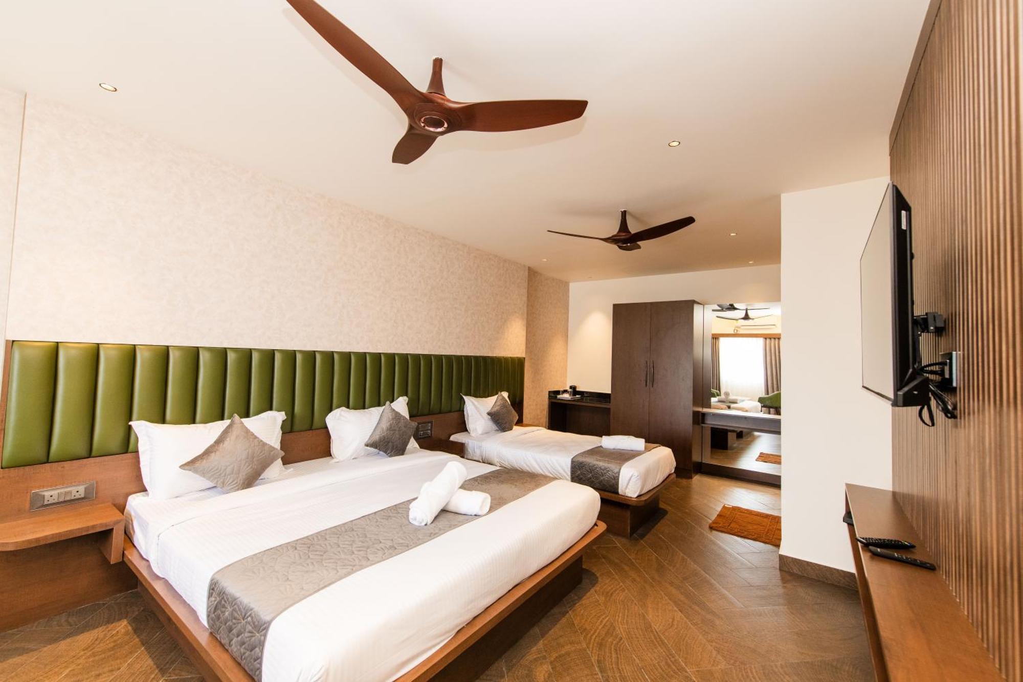Hotel Mysore Radiance Exterior photo
