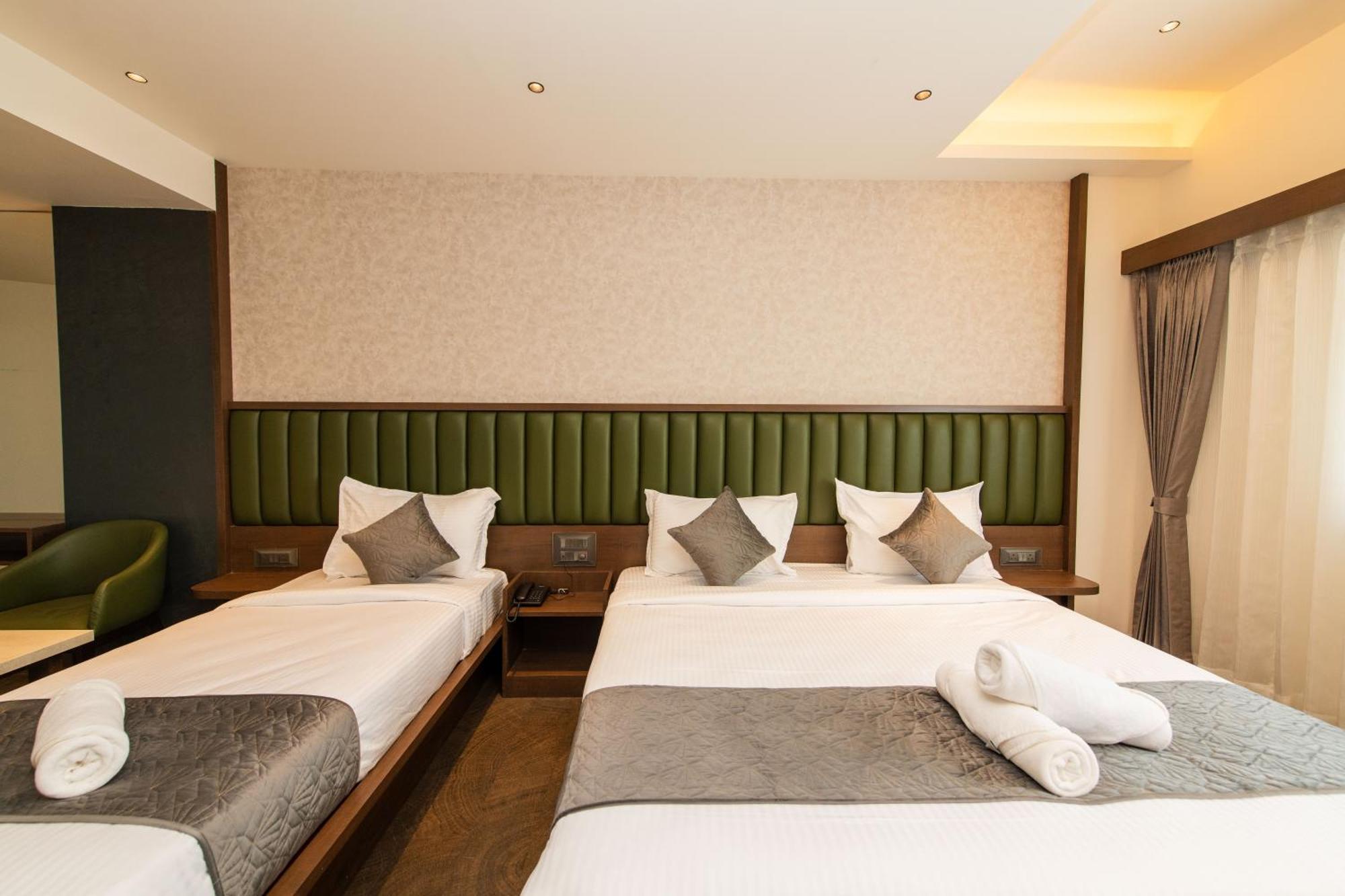 Hotel Mysore Radiance Exterior photo