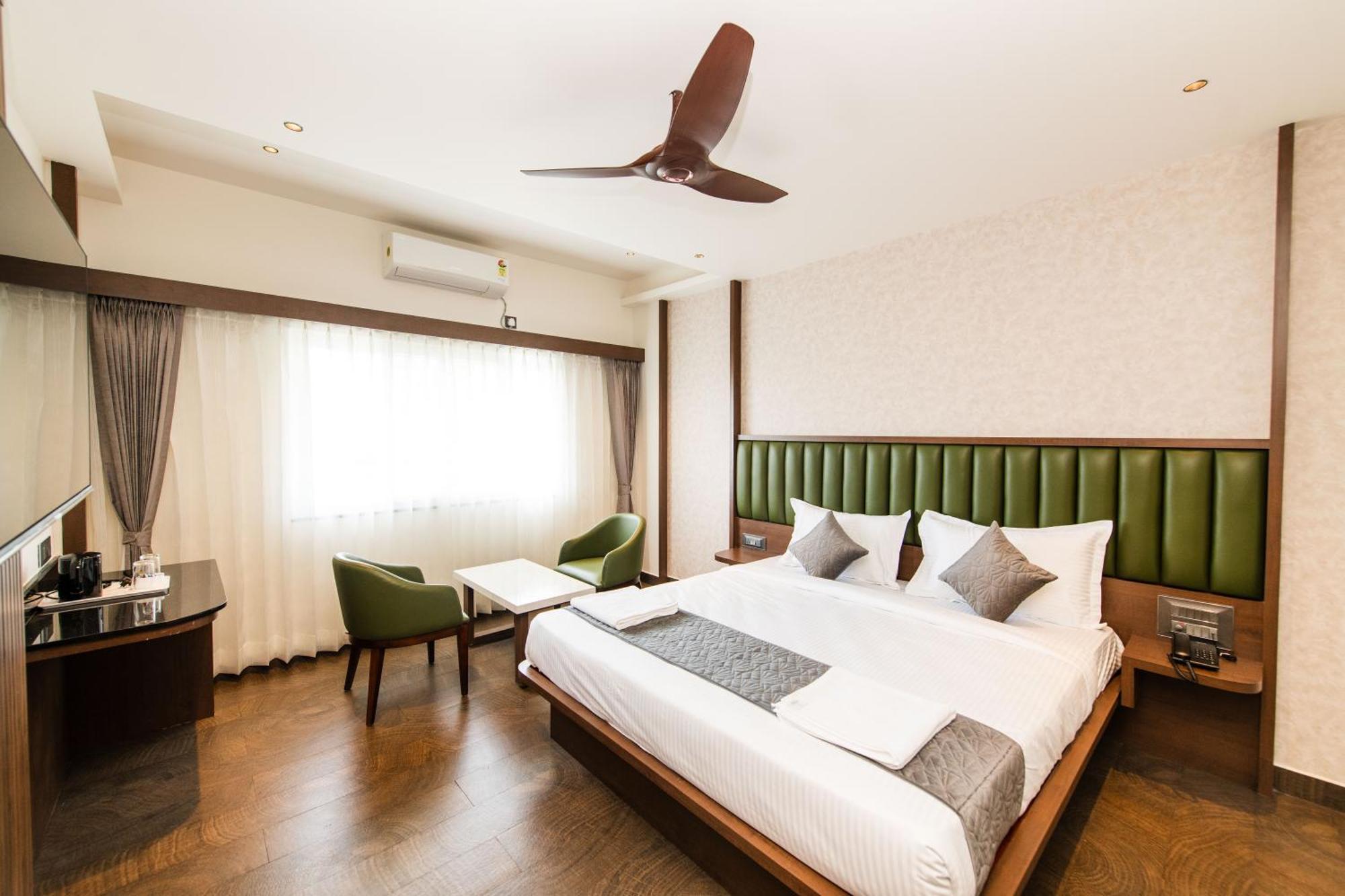 Hotel Mysore Radiance Exterior photo